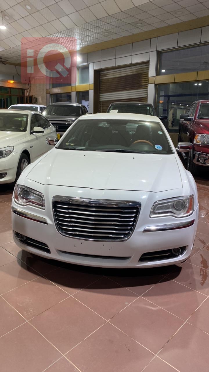 کرایسلەر 300